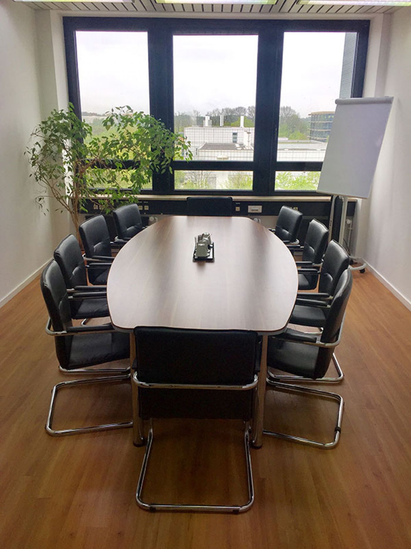 Büro 6
