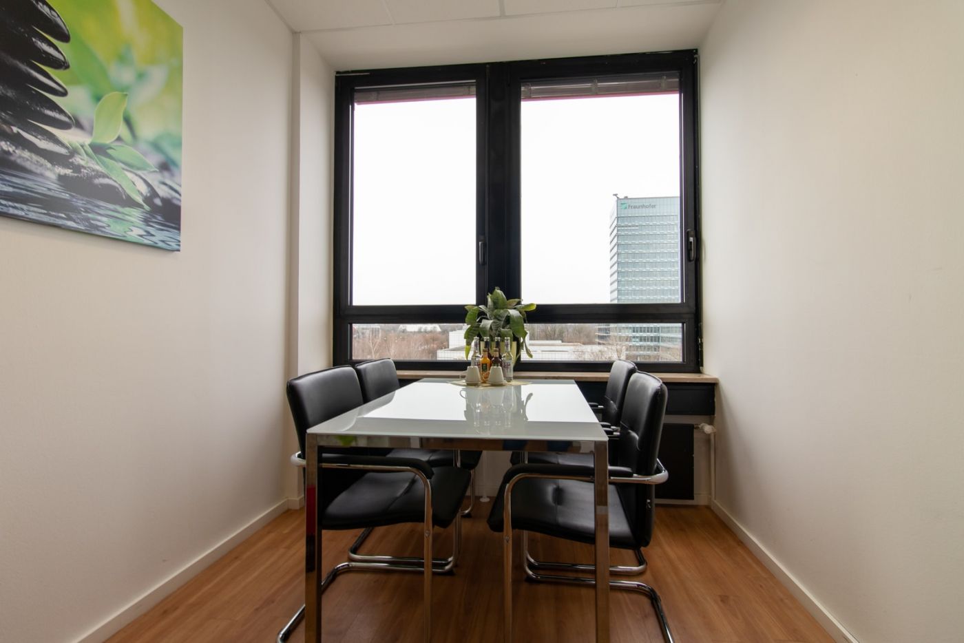 Büro 12